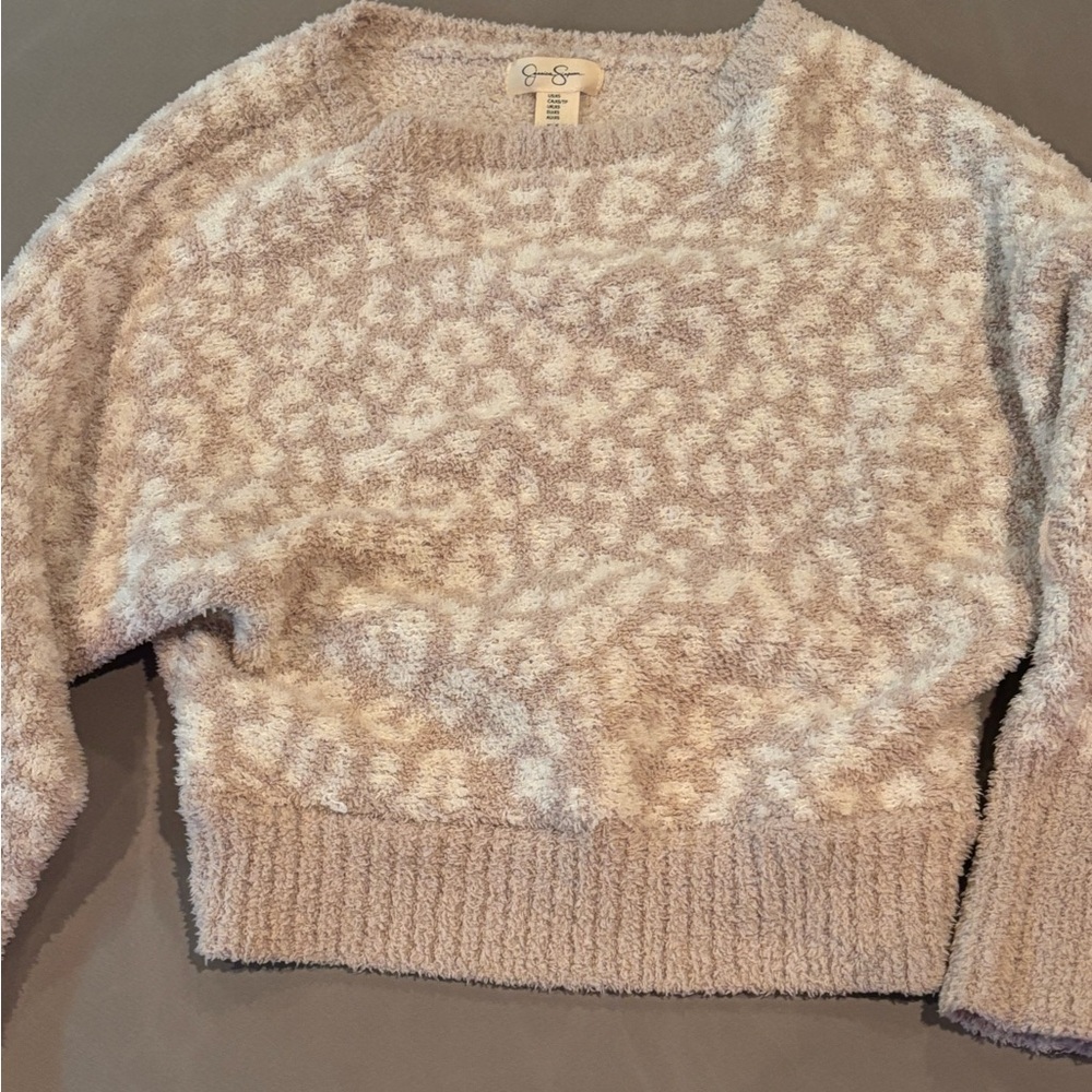 White chettah sweater